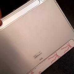 タブレット がiLostで Rotterdam The Hague Airport によって報告されました