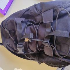 Mochila carhart, como reportado por Regio Limburg - Leuven utilizando o iLost