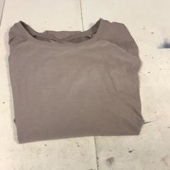 Tシャツ Beige がiLostで Artis によって報告されました