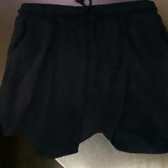 Kurze hose Black, gemeldet von MEININGER Hotel Copenhagen über iLost