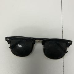 Sonnenbrille Zwart en zilver, gemeldet von Pathé Ypenburg über iLost