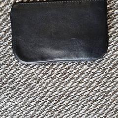 Cartera, segons ha informat Zwarte Cross (Gemeentehuis) mitjançant iLost