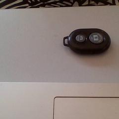 Selfieknop Remote shutter, come riportato da Pukkelpop Festivalterrein utilizzando iLost