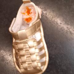 Children's shoe, as reported by Rotterdam The Hague Airport using iLost
