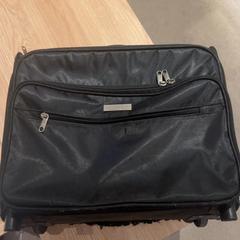 Suitcase, as reported by Van der Valk Hotel Eindhoven - Best using iLost