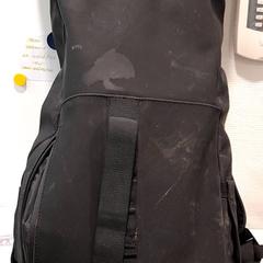 バックパック Zwart がiLostで Qbuzz DMG によって報告されました