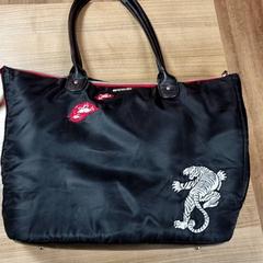 Handtasche, gemeldet von Connexxion Amstelland-Meerlanden Amstelveen über iLost