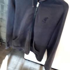 Giacca Vest, come riportato da EBS Tramplein utilizzando iLost