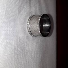 Anillo, ha sido reportado por Grand Hotel Amrath Kurhaus con iLost