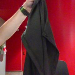 Chemisier black blouse, a été signalé par MEININGER Hotel Roma Termini utilisant iLost