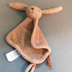 Brinquedo de peluche, como reportado por Diergaarde Blijdorp utilizando o iLost