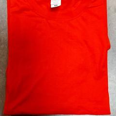 Kleding  - T-shirt rood, amint azt Centraal magazijn az iLost segítségével jelentette.
