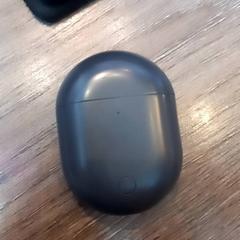 Trådløs øretelefon, som rapportert av Leonardo Royal Hotel Amsterdam ved bruk av iLost