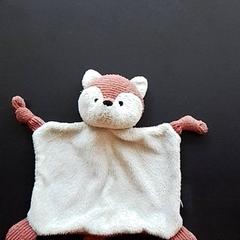 Peluche 'Bruin/rood/ knuffeldoekje, come riportato da Apenheul utilizzando iLost
