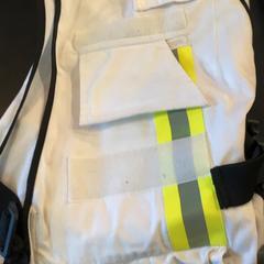 安全ベスト White がiLostで MEININGER Hotel Berlin Central Station によって報告されました