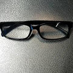 Lentes, segundo informou IKEA Arlon usando iLost