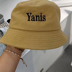 Kbelík klobouk Inscription "Yanis", jak nahlášeno IKEA Toulouse pomocí iLost