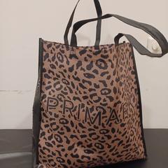 Bolsa primark, iLost를 사용하여 RÍO Shopping - Valladolid에 보고됨