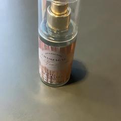 Perfume, ha sido reportado por MEININGER Hotel Salzburg City Center con iLost