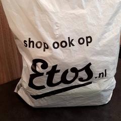 Bolsa, segundo informou Rotterdam The Hague Airport usando iLost