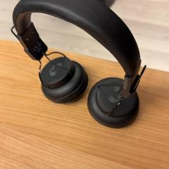 Auriculares Koptelefoon van Fresh ‘n Rebel, segundo informou Pathé Spuimarkt usando iLost