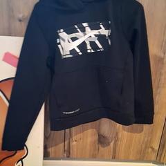 Kapucni Nike, amint azt Familiepark Drievliet az iLost segítségével jelentette.