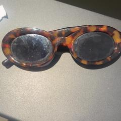 Lunettes Sun, a été signalé par Dekmantel Festival utilisant iLost