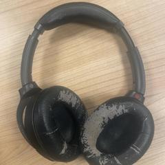 Auscultadores Sony, como reportado por Pathé Arnhem utilizando o iLost