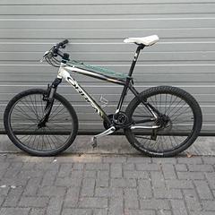 Bicicletta Orbea Zwart wit, come riportato da Fietsdepot Hasselt utilizzando iLost