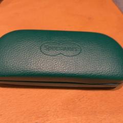 Estuche para lentes con lentes Groen zwart goud, segundo informou Pathé Ede usando iLost