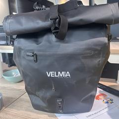 zwarte rugzak Velmia van F Zouridakis, iLost에 보고됨