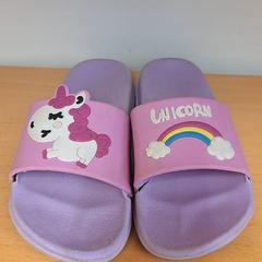 Zapatillas Lila Rosa, ha sido reportado por Keolis Lund con iLost