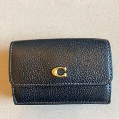 Black wallet, amint azt az iLostnak jelentették.