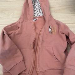 Veste rose minnie, come riportato da IKEA Liège utilizzando iLost