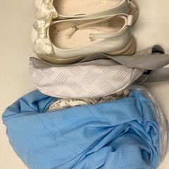 Zapato White, segundo informou Ramada by Wyndham Amsterdam Airport Schiphol usando iLost