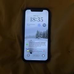 Iphone zwart, amint azt az iLostnak jelentették.