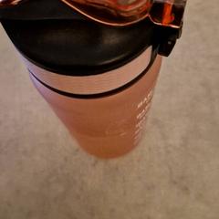 Garrafa para beber, como reportado por IKEA Malmö utilizando o iLost