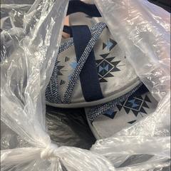 Zapatos schoenen, segundo informou ibis Styles Rotterdam Ahoy usando iLost