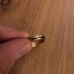 Een gouden ring, iLost에 보고됨