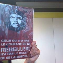Póster rouge, ha sido reportado por MEININGER Hotel Lyon Centre Berthelot con iLost