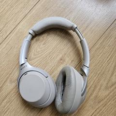 Koptelefoon lichtbruin/beige Sony, gerapporteerd met iLost