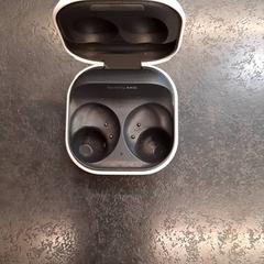 Leeg doosje oortjes, as reported by Rotterdam The Hague Airport using iLost