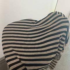 Colete Femme rayé marron et noir, como reportado por IKEA Brest Guipavas utilizando o iLost