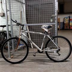 Bicikli Karcher Zilver/met zwarte letters, amint azt Fietsdepot Hasselt az iLost segítségével jelentette.