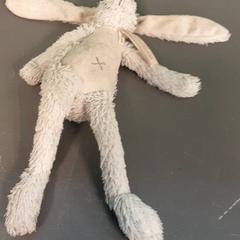 Peluche, como reportado por Diergaarde Blijdorp utilizando o iLost