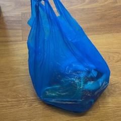 Plastikozko poltsa, gisa salatu by GVB iLost erabiliz
