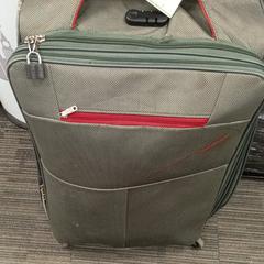 Reisetasche, gemeldet von محطة الرياض (الرياض) über iLost