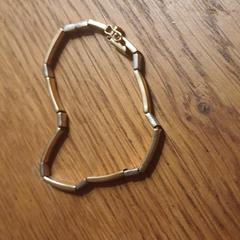 Armbandje, amint azt az iLostnak jelentették.