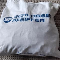 wit stoffen tasje met kleding, iLost에 보고됨