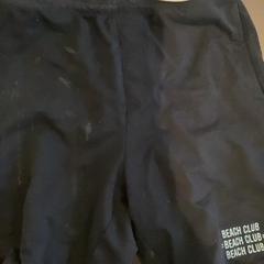 Kurze hose Black, gemeldet von MEININGER Hotel Leipzig Hauptbahnhof über iLost